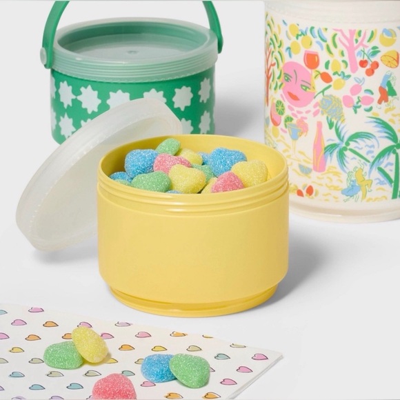 Roller Rabbit x Target Vacation
Stackable Snacklebox Brand New - Picture 2 of 10